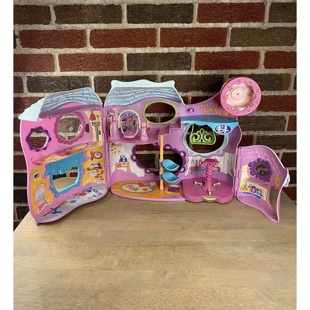 Littlest Pet Shop Tail Waggin Fitness Club Playset house 2007 Playhouse Vintage
